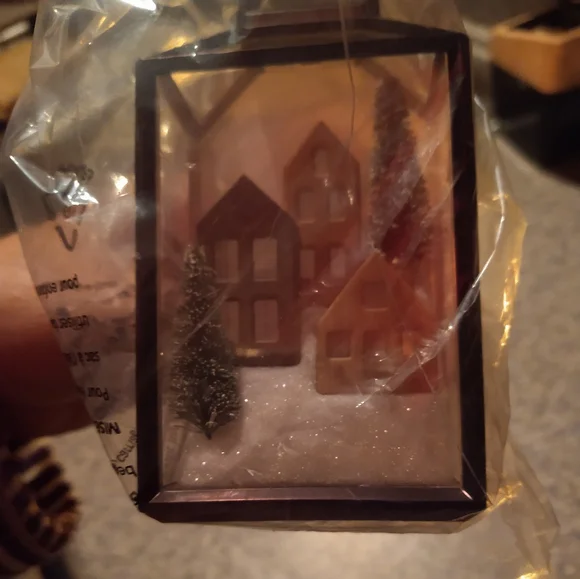 Bath and Body Works Winter land Lantern Wallflower Plug in..Lights Up - Picture 2 of 3